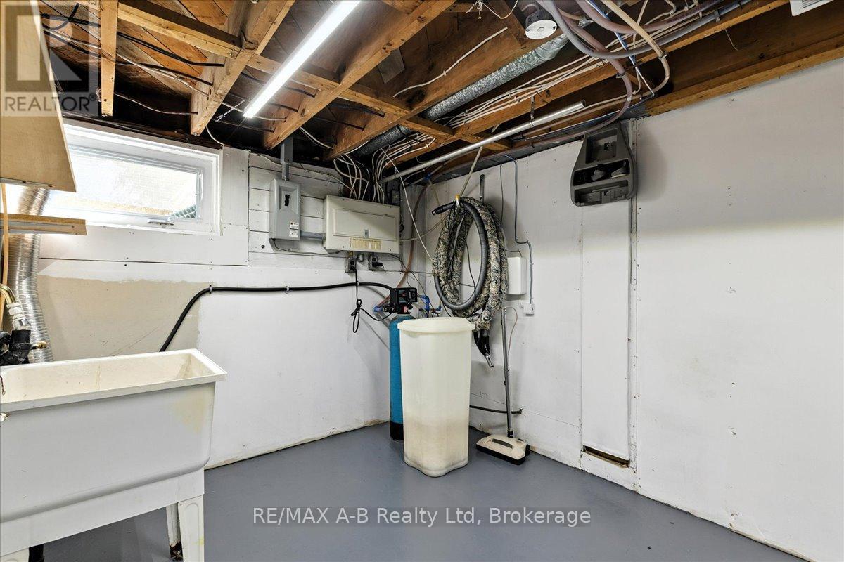 77 Earl Street, Stratford, Ontario  N5A 6G4 - Photo 33 - X12362470
