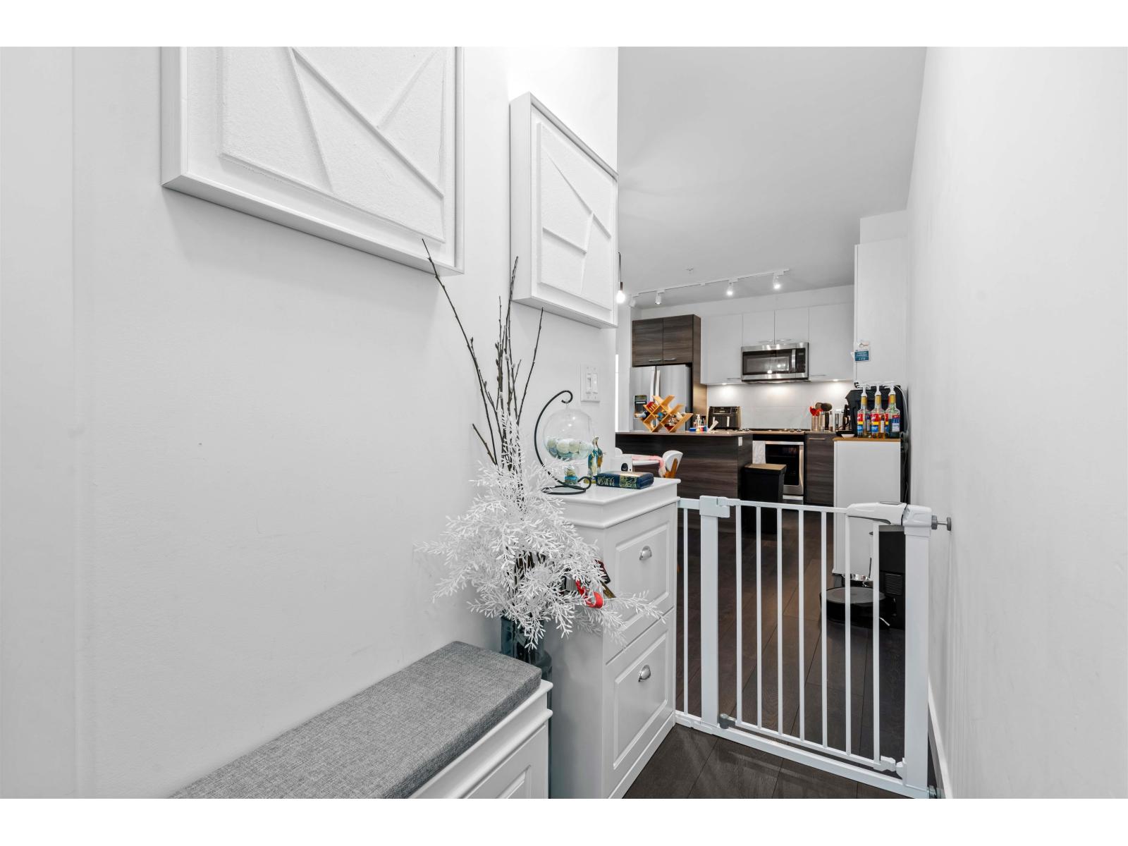 525 13963 105 Boulevard, Surrey, British Columbia  V3T 0M9 - Photo 4 - R3039843
