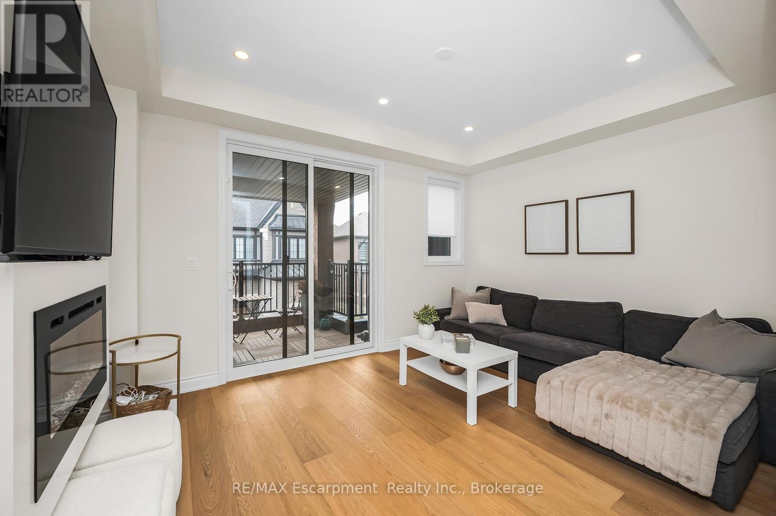 3401 Sixth Line, Oakville, Ontario  L6H 0Y7 - Photo 14 - W12362655