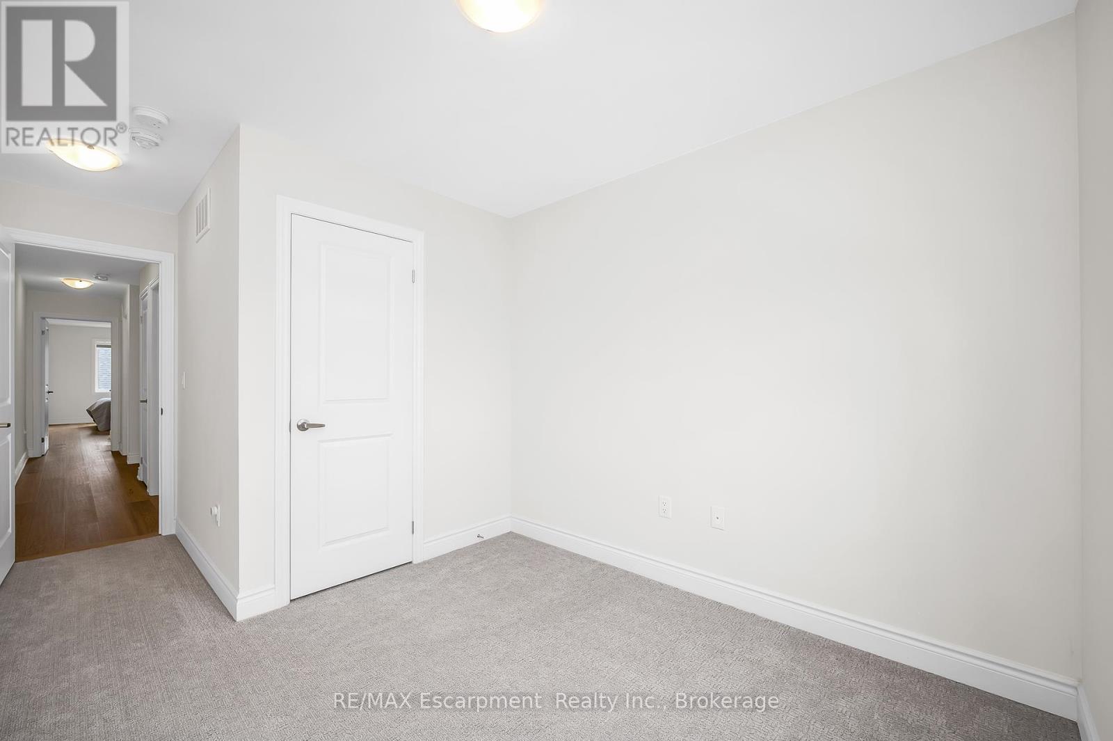 3401 Sixth Line, Oakville, Ontario  L6H 0Y7 - Photo 29 - W12362655
