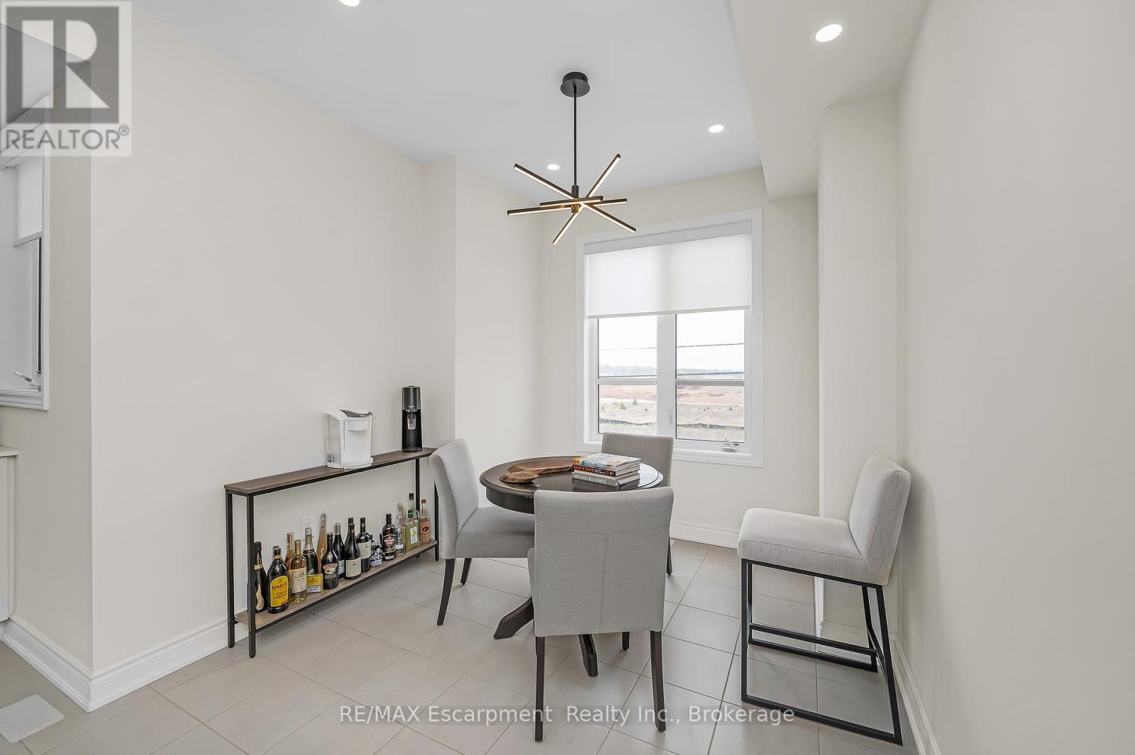 3401 Sixth Line, Oakville, Ontario  L6H 0Y7 - Photo 7 - W12362655