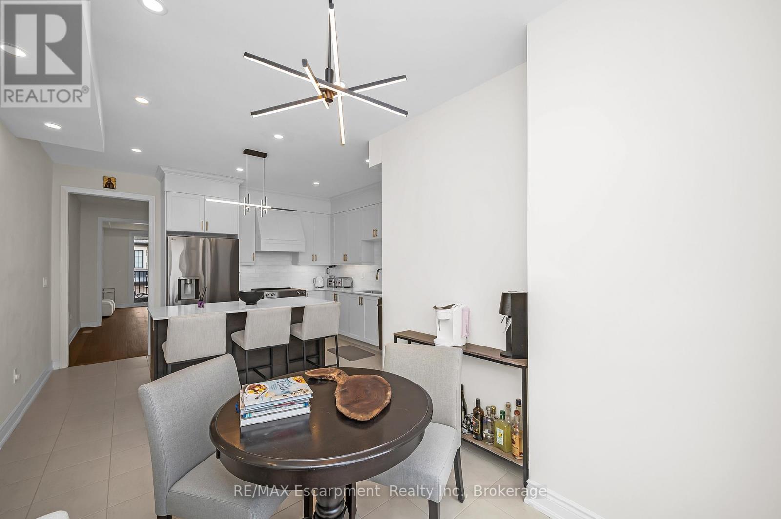 3401 Sixth Line, Oakville, Ontario  L6H 0Y7 - Photo 8 - W12362655