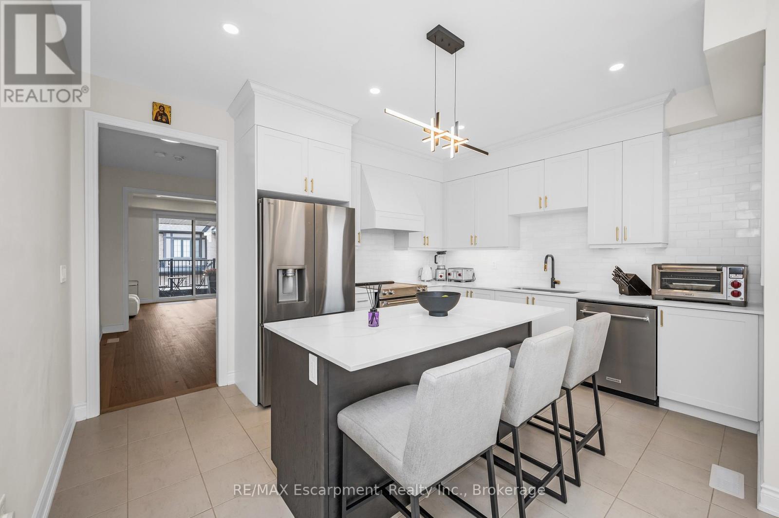 3401 Sixth Line, Oakville, Ontario  L6H 0Y7 - Photo 9 - W12362655