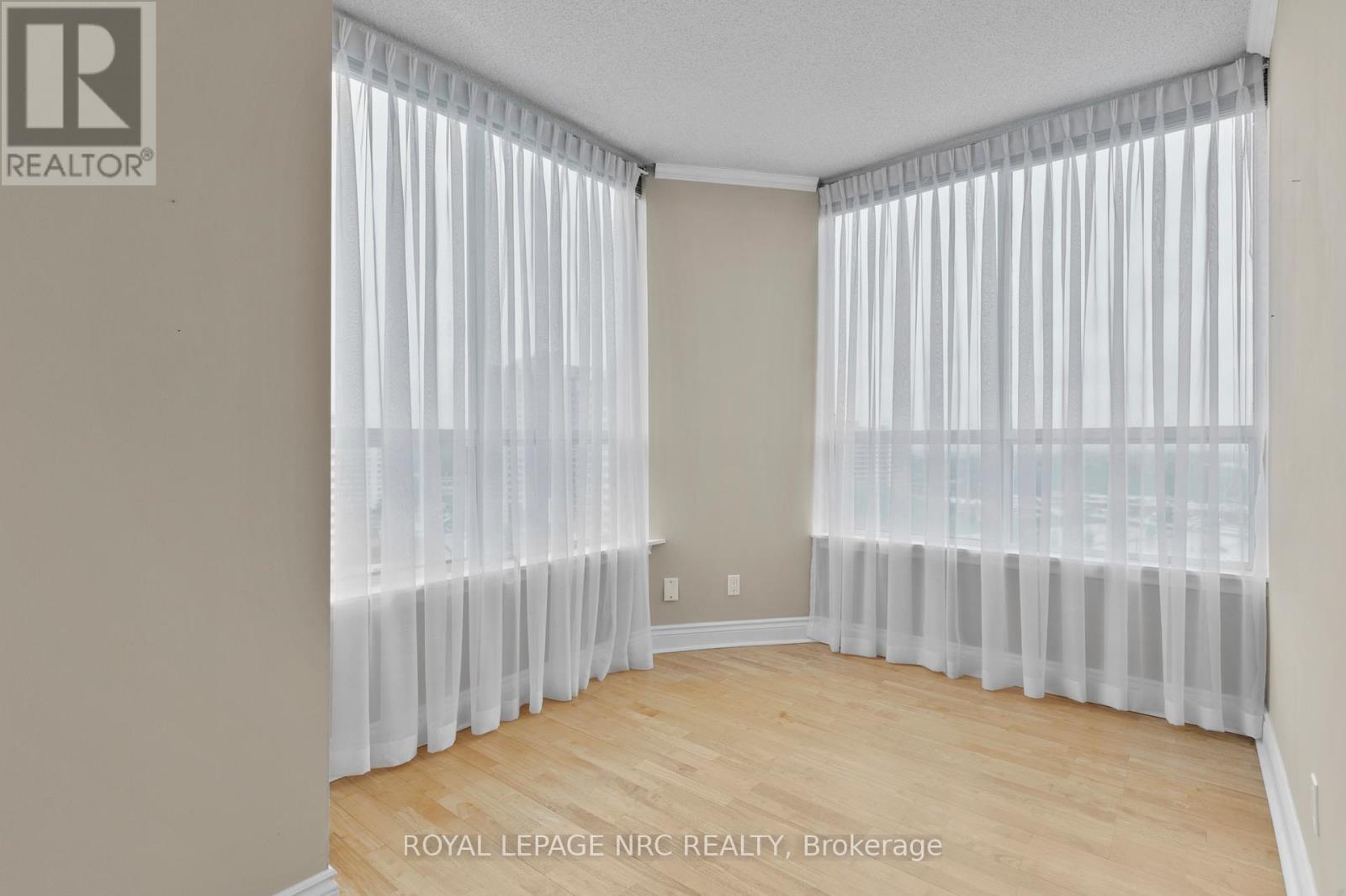 Ph6 - 3 Towering Heights Boulevard, St. Catharines, Ontario  L2T 4A4 - Photo 15 - X12362645