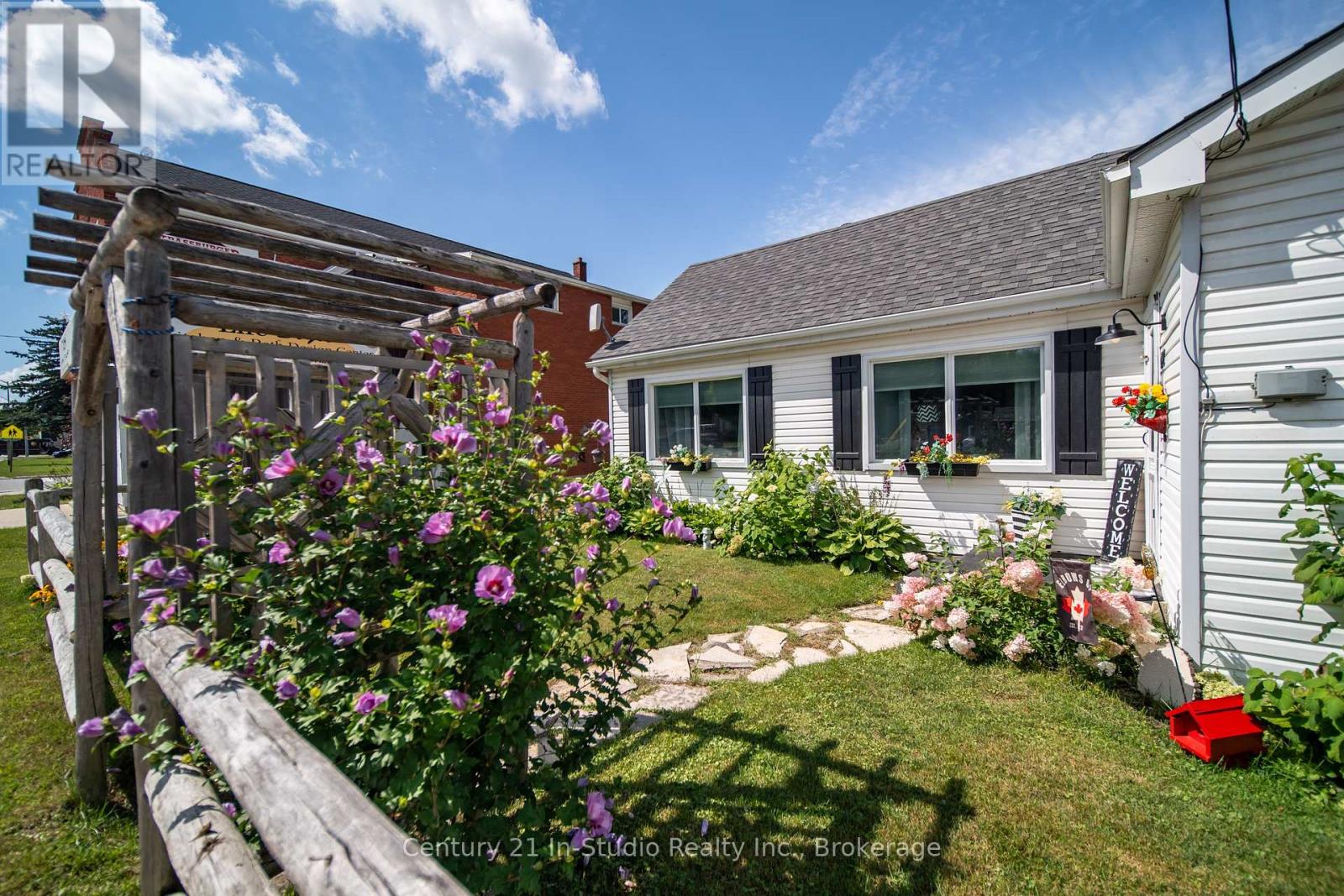492 Bruce Street, South Bruce Peninsula, Ontario  N0H 1P0 - Photo 5 - X12362672