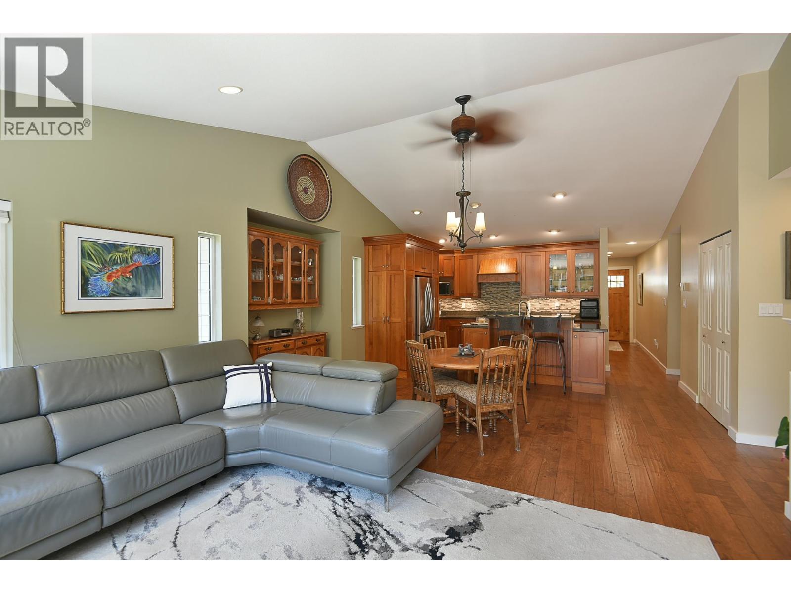 6331 Samron Road, Sechelt, British Columbia  V7Z 0N6 - Photo 9 - R3040029