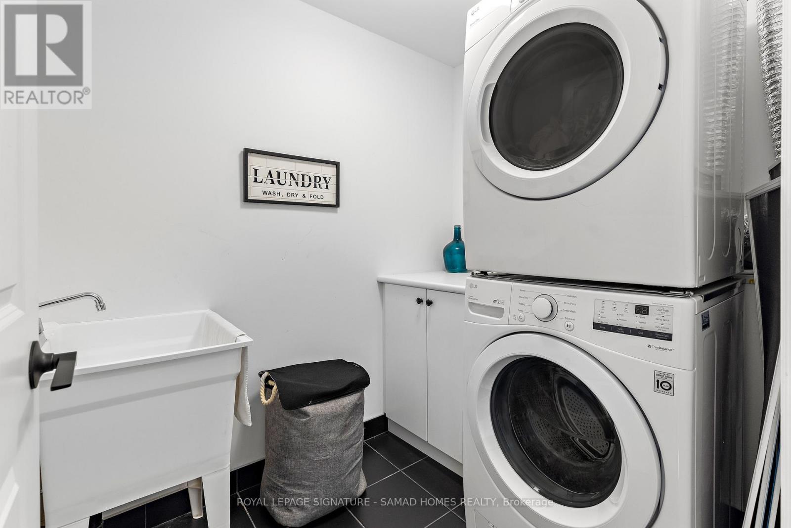 37 - 26 Lunar Crescent, Mississauga, Ontario  L5M 2R5 - Photo 17 - W12362480