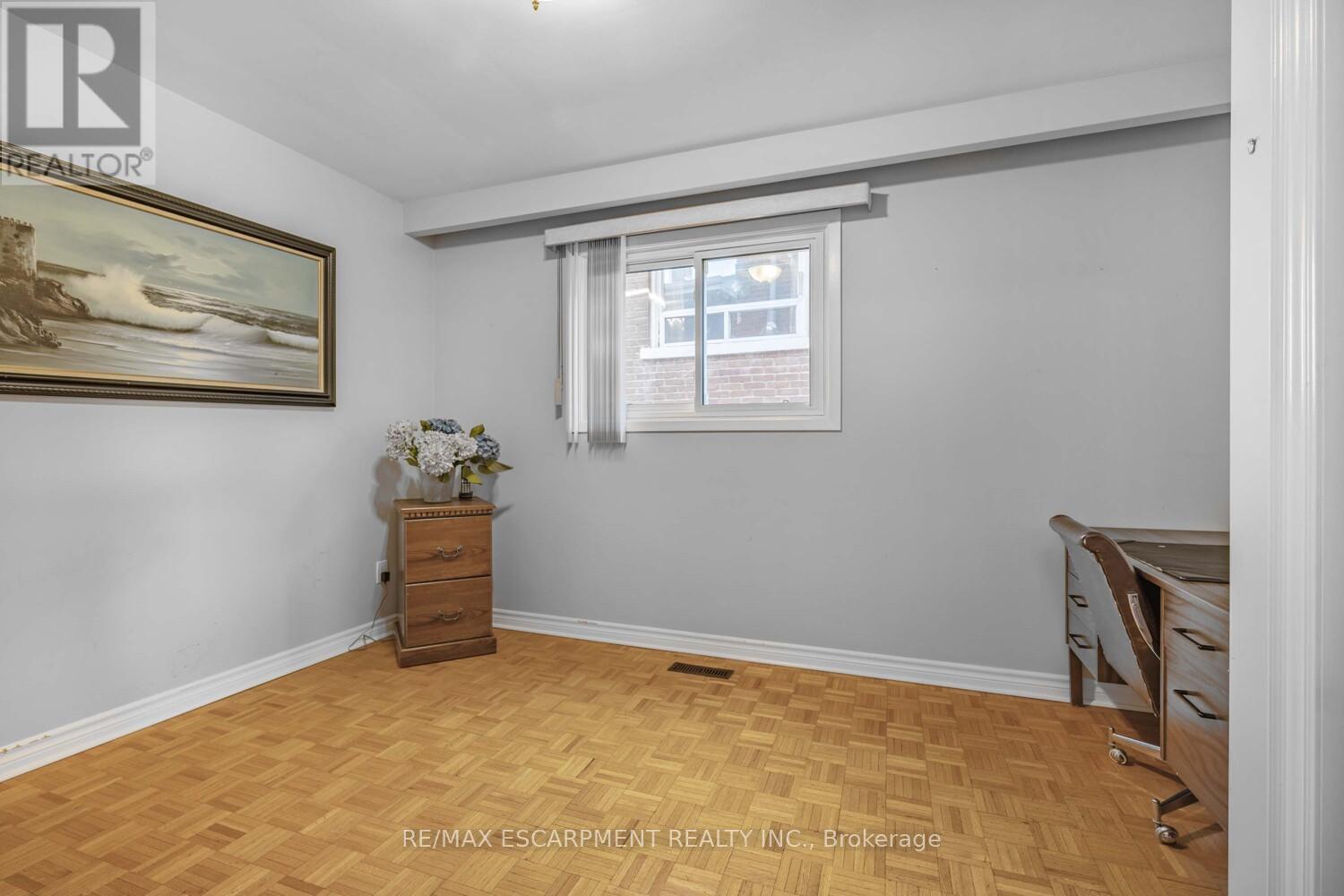 1227 Alexandra Avenue, Mississauga, Ontario  L5E 2A4 - Photo 30 - W12362508