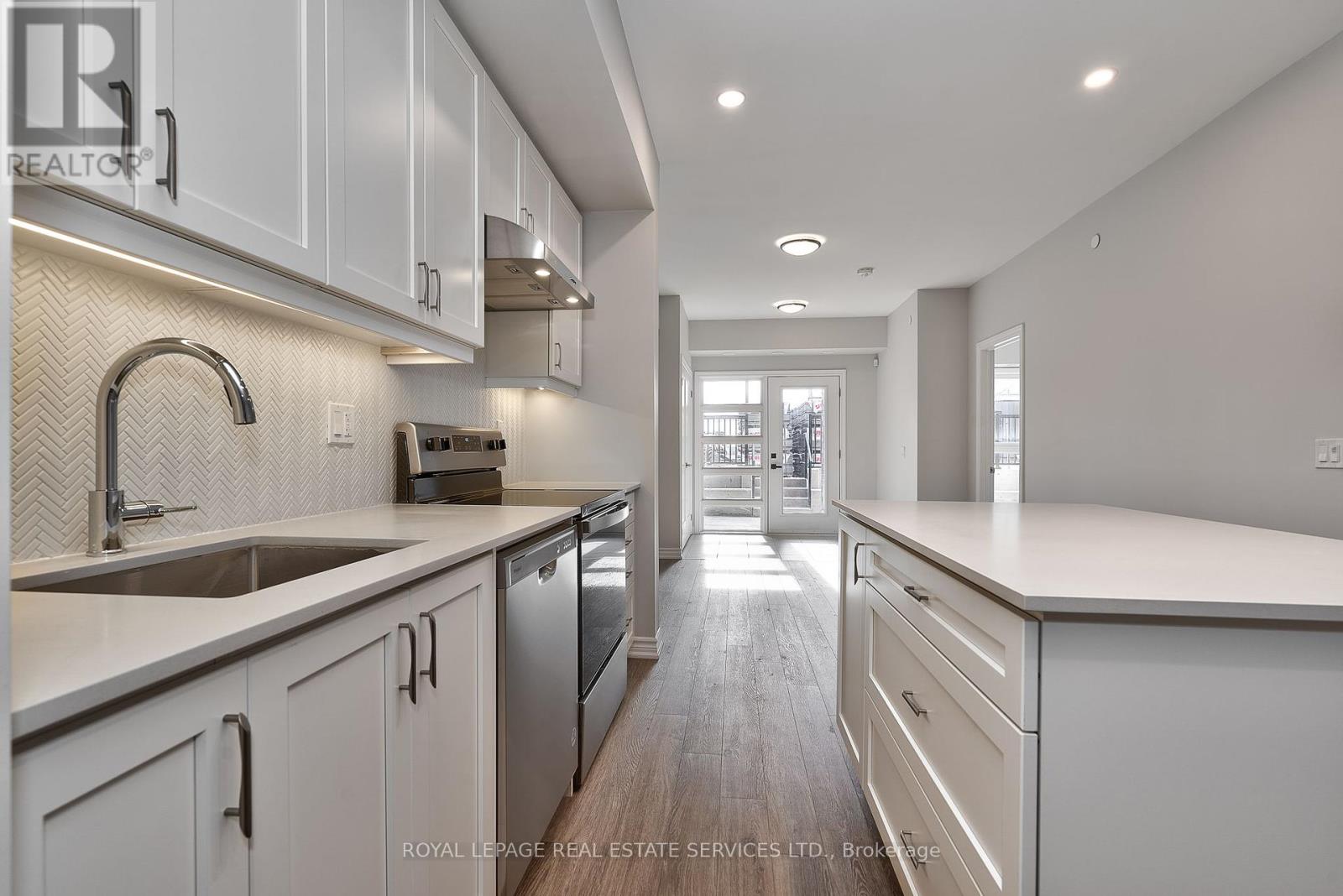 118 - 349 Wheat Boom Drive, Oakville, Ontario  L6H 7X5 - Photo 6 - W12362562
