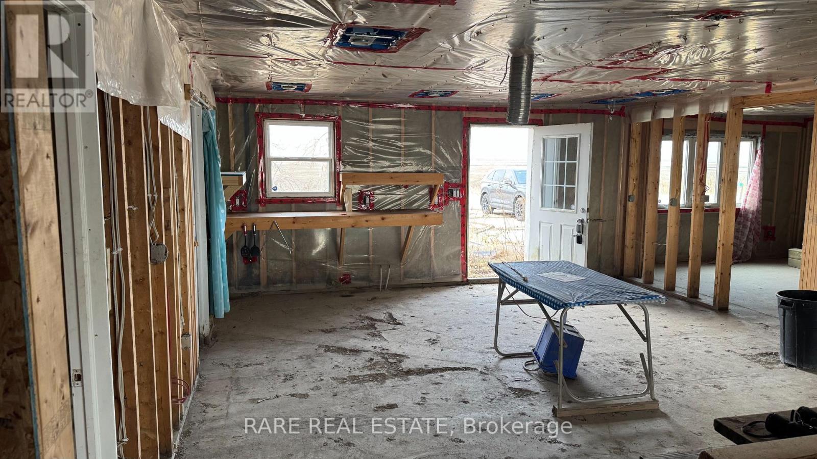 18080 Erie Shore Drive, Chatham-Kent, Ontario  N0P 1A0 - Photo 9 - X12362460