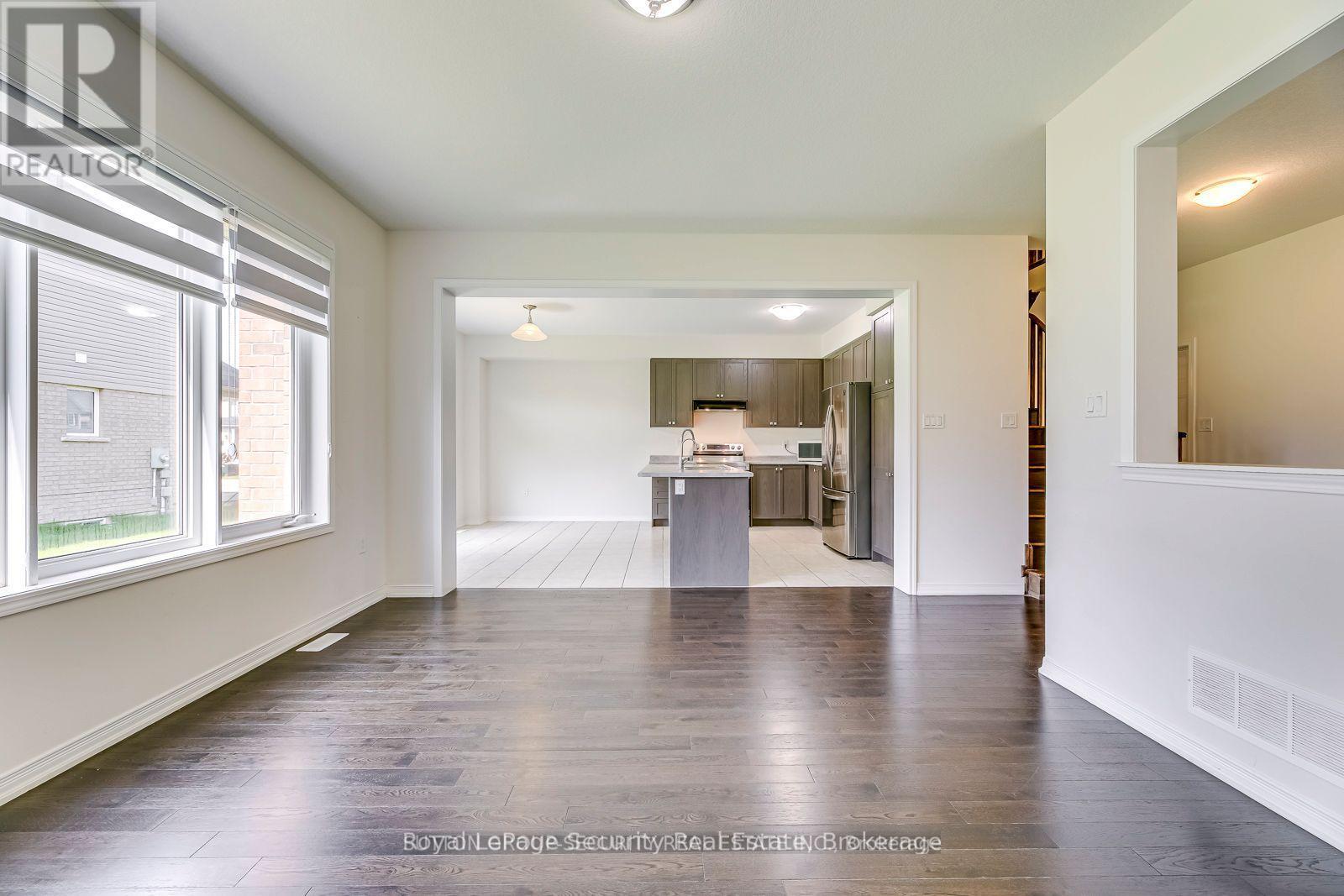 30 Witteveen Drive, Brantford, Ontario  N3T 0S3 - Photo 12 - X12362475