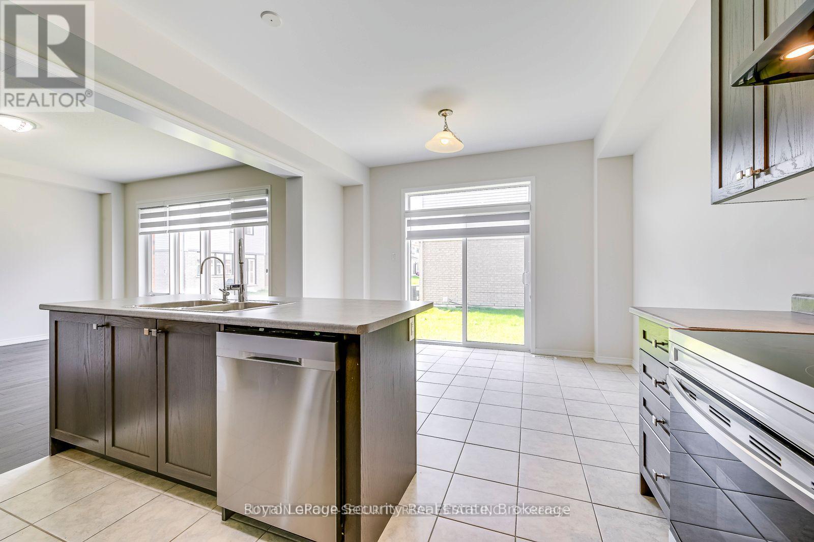 30 Witteveen Drive, Brantford, Ontario  N3T 0S3 - Photo 17 - X12362475