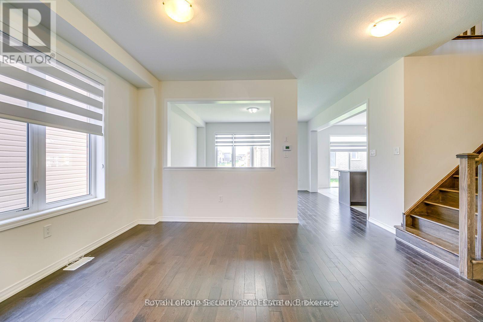 30 Witteveen Drive, Brantford, Ontario  N3T 0S3 - Photo 5 - X12362475