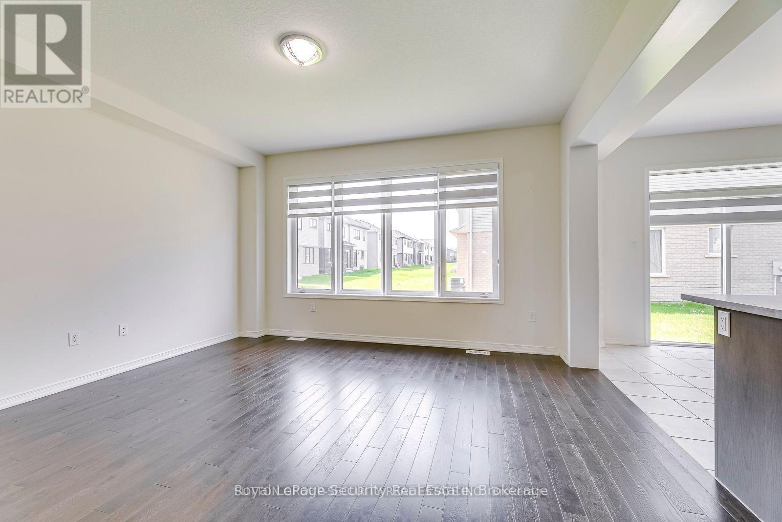 30 Witteveen Drive, Brantford, Ontario  N3T 0S3 - Photo 8 - X12362475