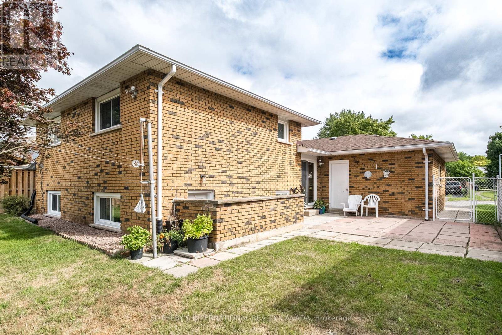 87 Bridlewood Drive, Welland, Ontario  L3C 6H3 - Photo 21 - X12362493
