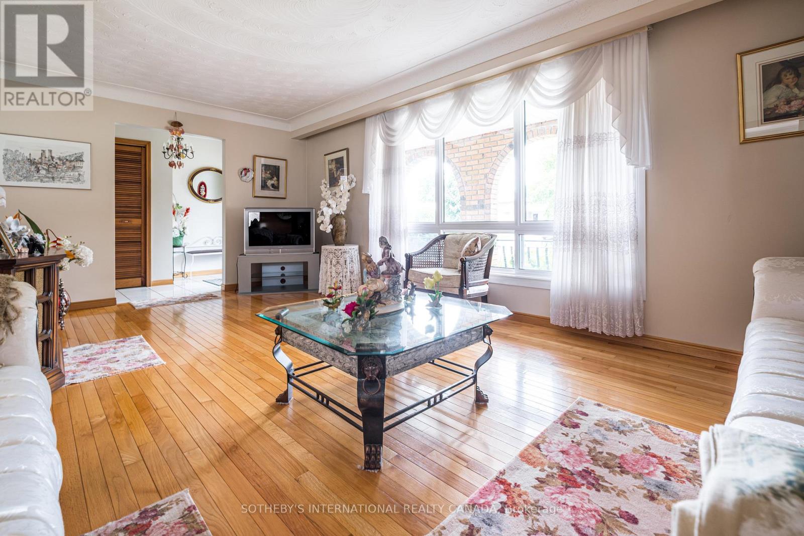 87 Bridlewood Drive, Welland, Ontario  L3C 6H3 - Photo 6 - X12362493