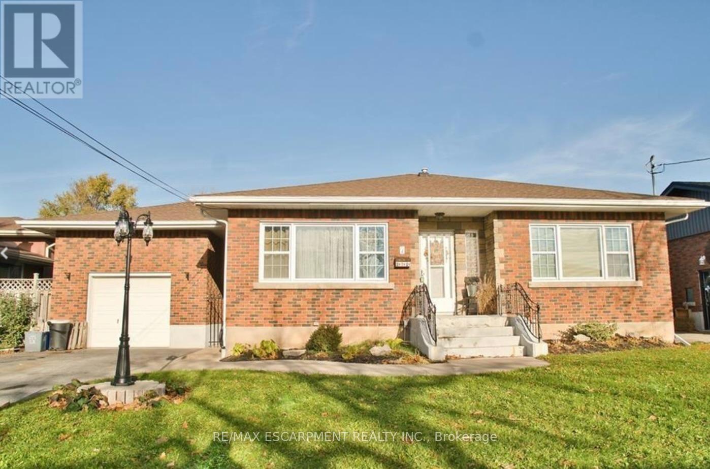 LOWER - 7 CHALMERS STREET, St. Catharines, Ontario
