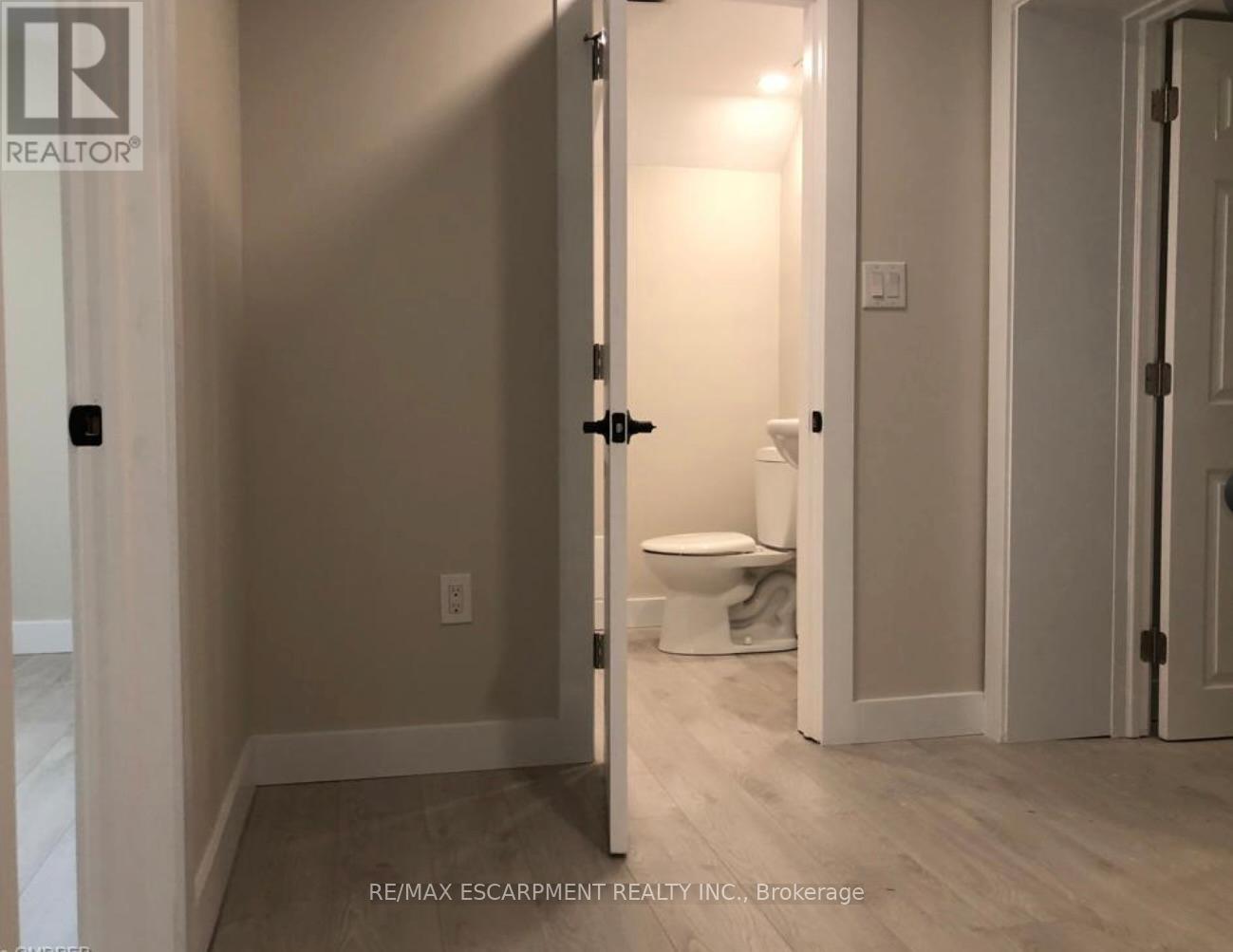 Lower - 7 Chalmers Street, St. Catharines, Ontario  L2M 5C7 - Photo 10 - X12362603