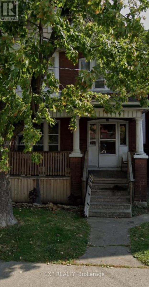 ROOM 2 - 14 BARNESDALE AVENUE N, Hamilton, Ontario