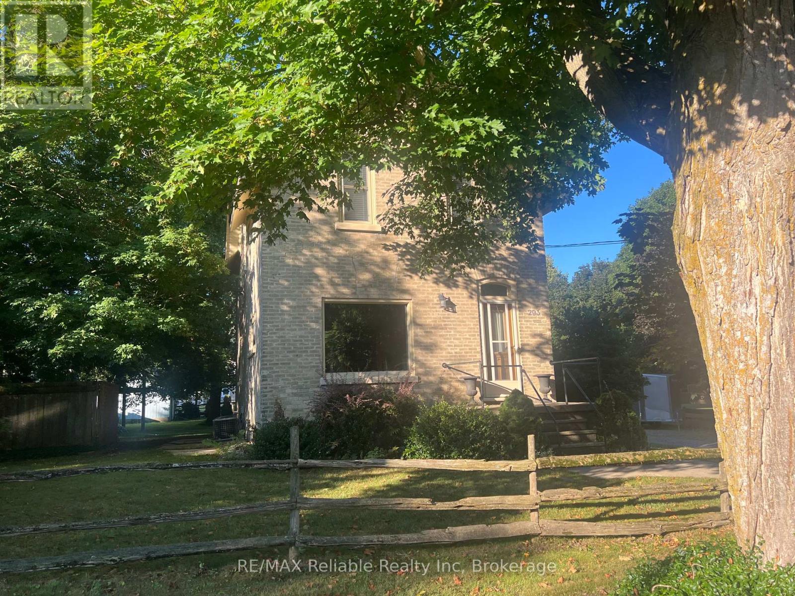 293 Drummond Street, North Huron, Ontario  N0M 1H0 - Photo 2 - X12359043