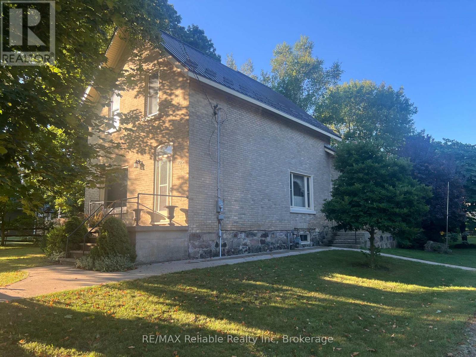 293 Drummond Street, North Huron, Ontario  N0M 1H0 - Photo 3 - X12359043