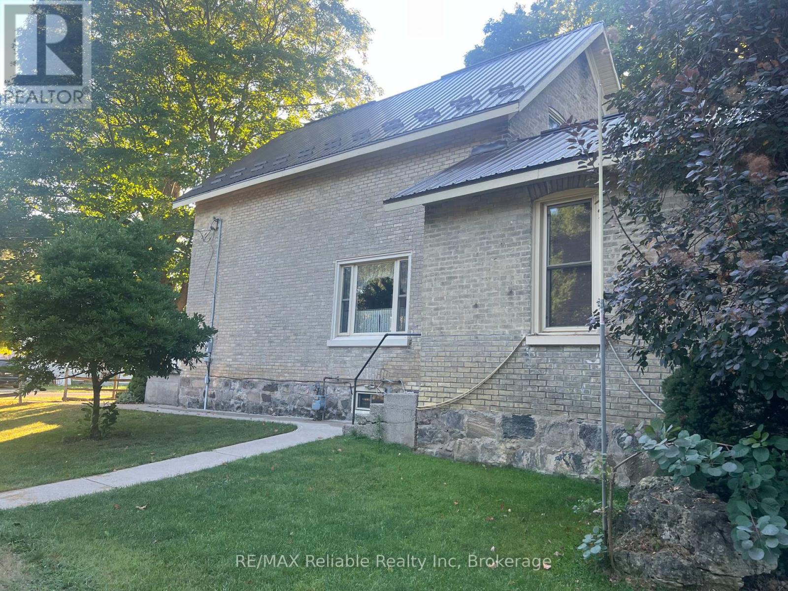 293 Drummond Street, North Huron, Ontario  N0M 1H0 - Photo 5 - X12359043