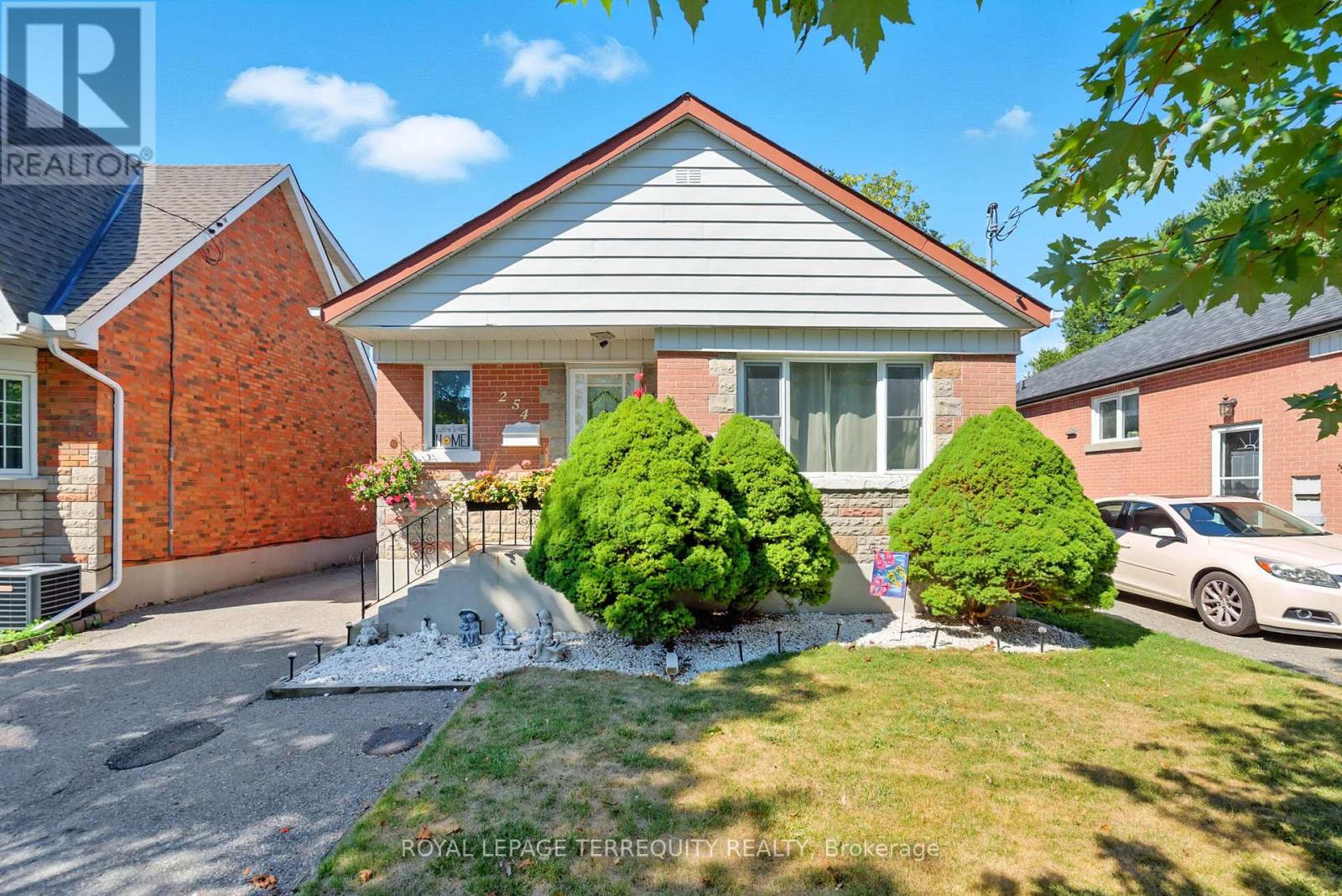 254 Cadillac Avenue S, Oshawa, Ontario  L1H 5Z7 - Photo 1 - E12362631