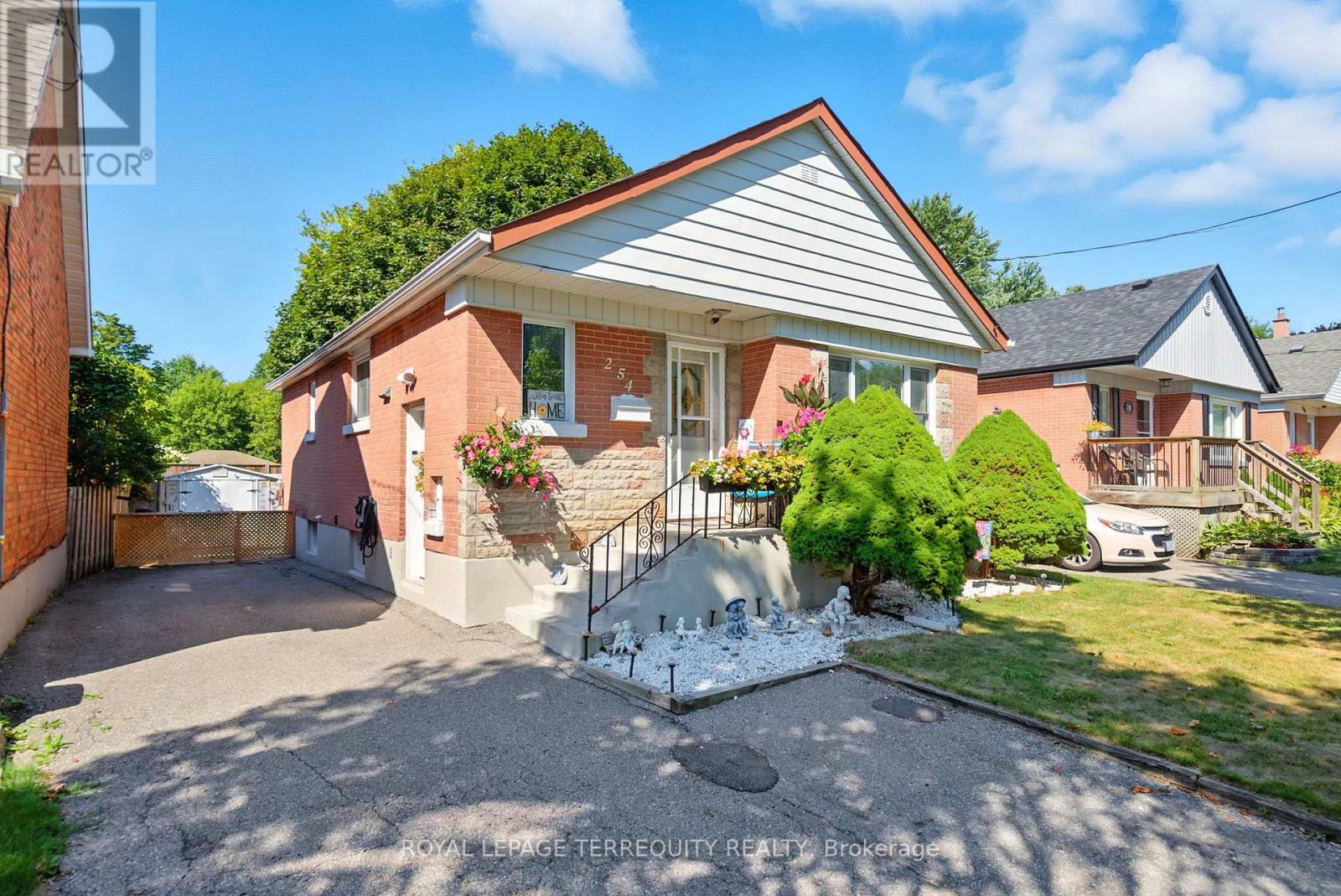 254 Cadillac Avenue S, Oshawa, Ontario  L1H 5Z7 - Photo 2 - E12362631