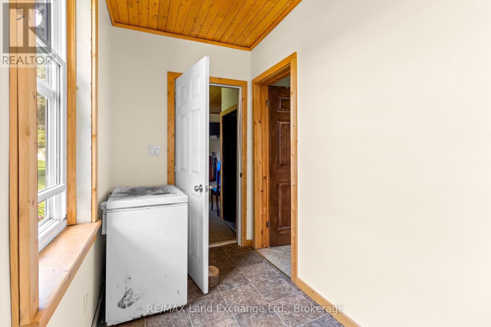16 6 Concession, Brockton, Ontario  N0G 1K0 - Photo 12 - X12362792