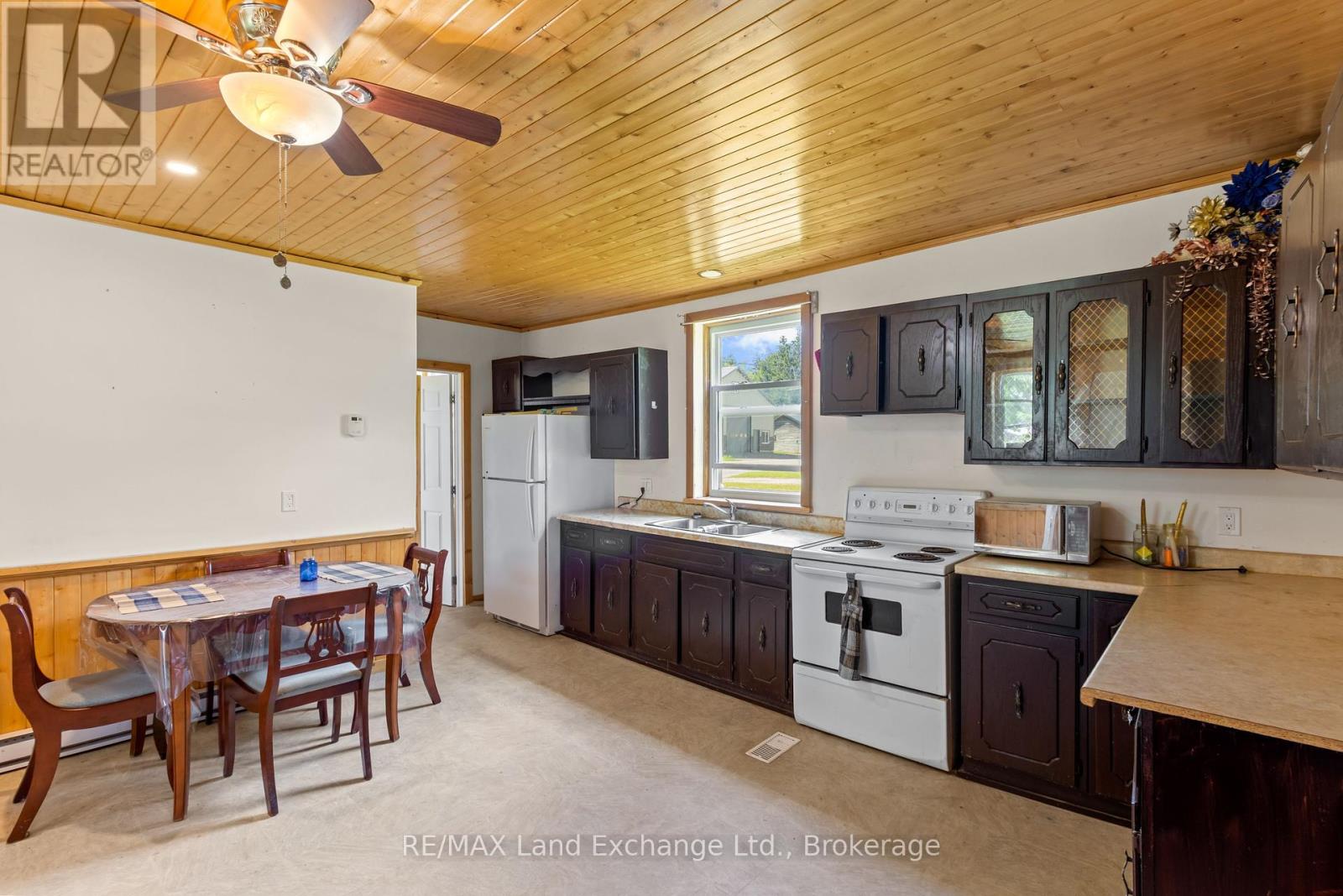 16 6 Concession, Brockton, Ontario  N0G 1K0 - Photo 16 - X12362792