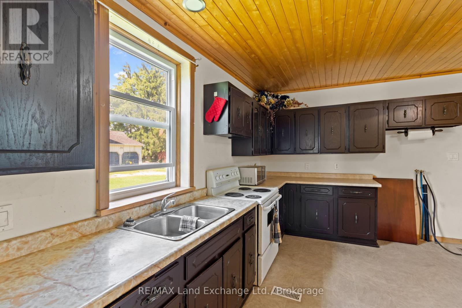 16 6 Concession, Brockton, Ontario  N0G 1K0 - Photo 17 - X12362792