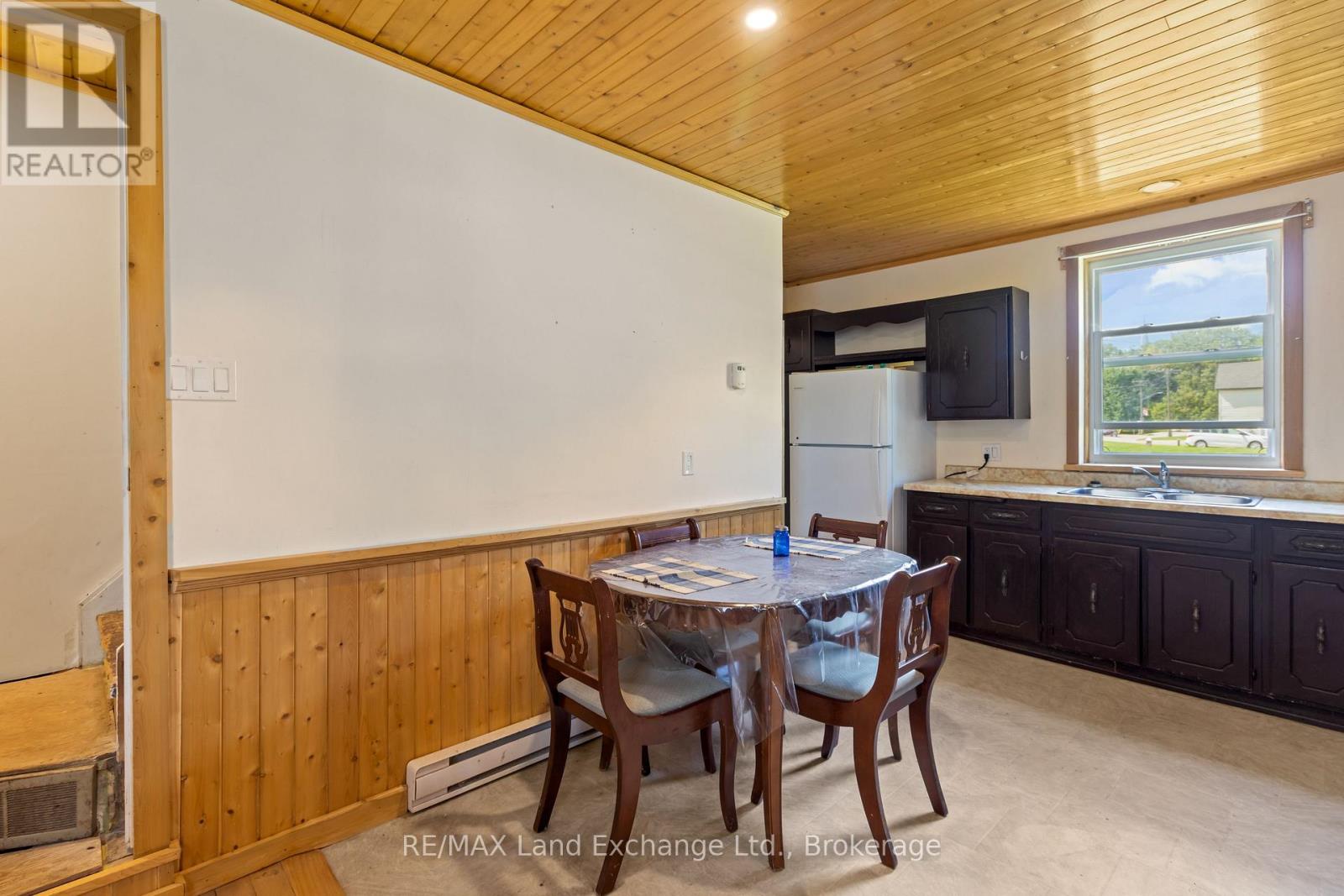 16 6 Concession, Brockton, Ontario  N0G 1K0 - Photo 21 - X12362792