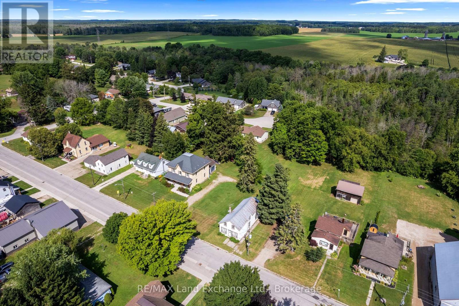 16 6 Concession, Brockton, Ontario  N0G 1K0 - Photo 3 - X12362792