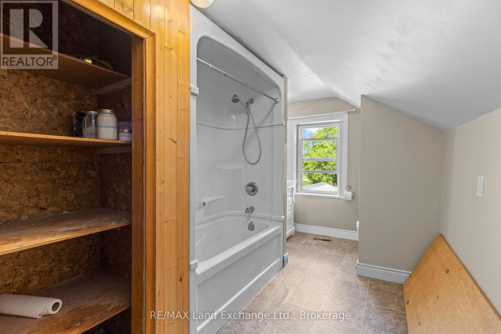 16 6 Concession, Brockton, Ontario  N0G 1K0 - Photo 32 - X12362792