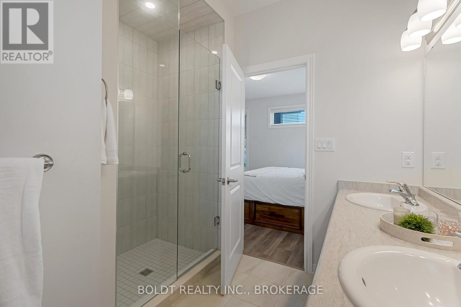 80 Summersides Boulevard, Pelham, Ontario  L0S 1E6 - Photo 14 - X12362768