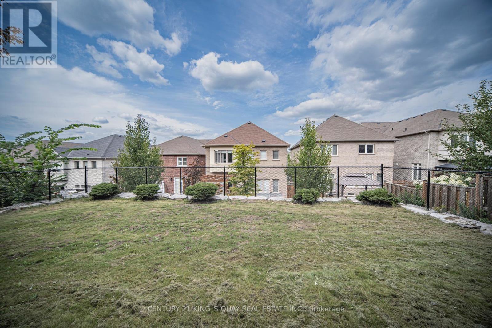 220 Karl Rose Trail, Newmarket, Ontario  L3X 3J3 - Photo 50 - N12362659