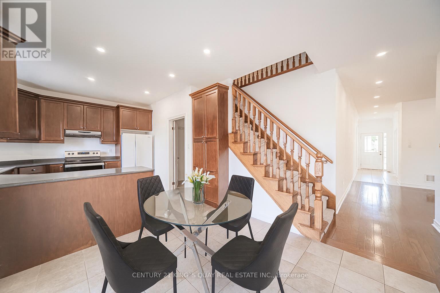 220 Karl Rose Trail, Newmarket, Ontario  L3X 3J3 - Photo 8 - N12362659