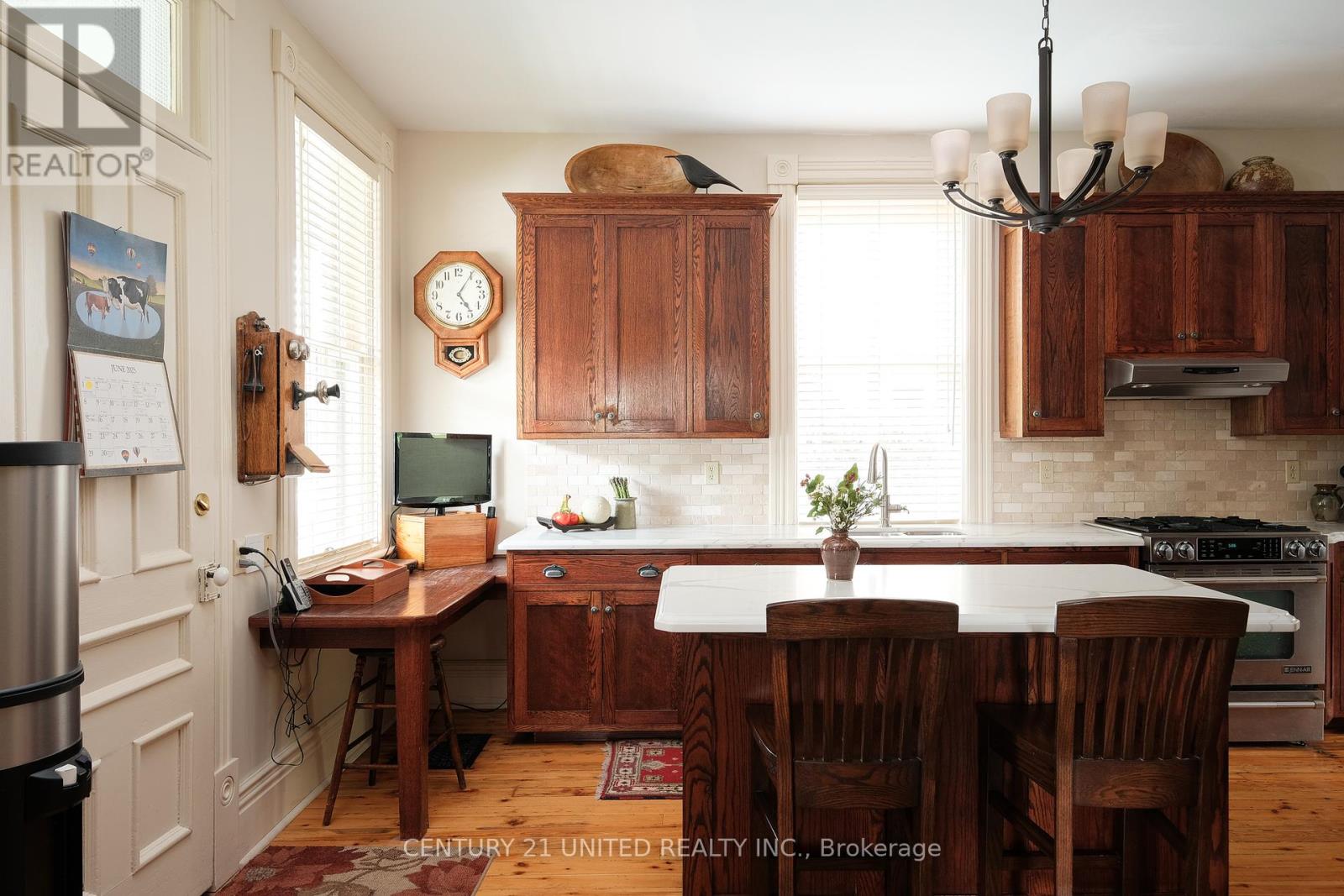 558 Harvey Street, Peterborough Central, Ontario  K9H 3K9 - Photo 11 - X12362734