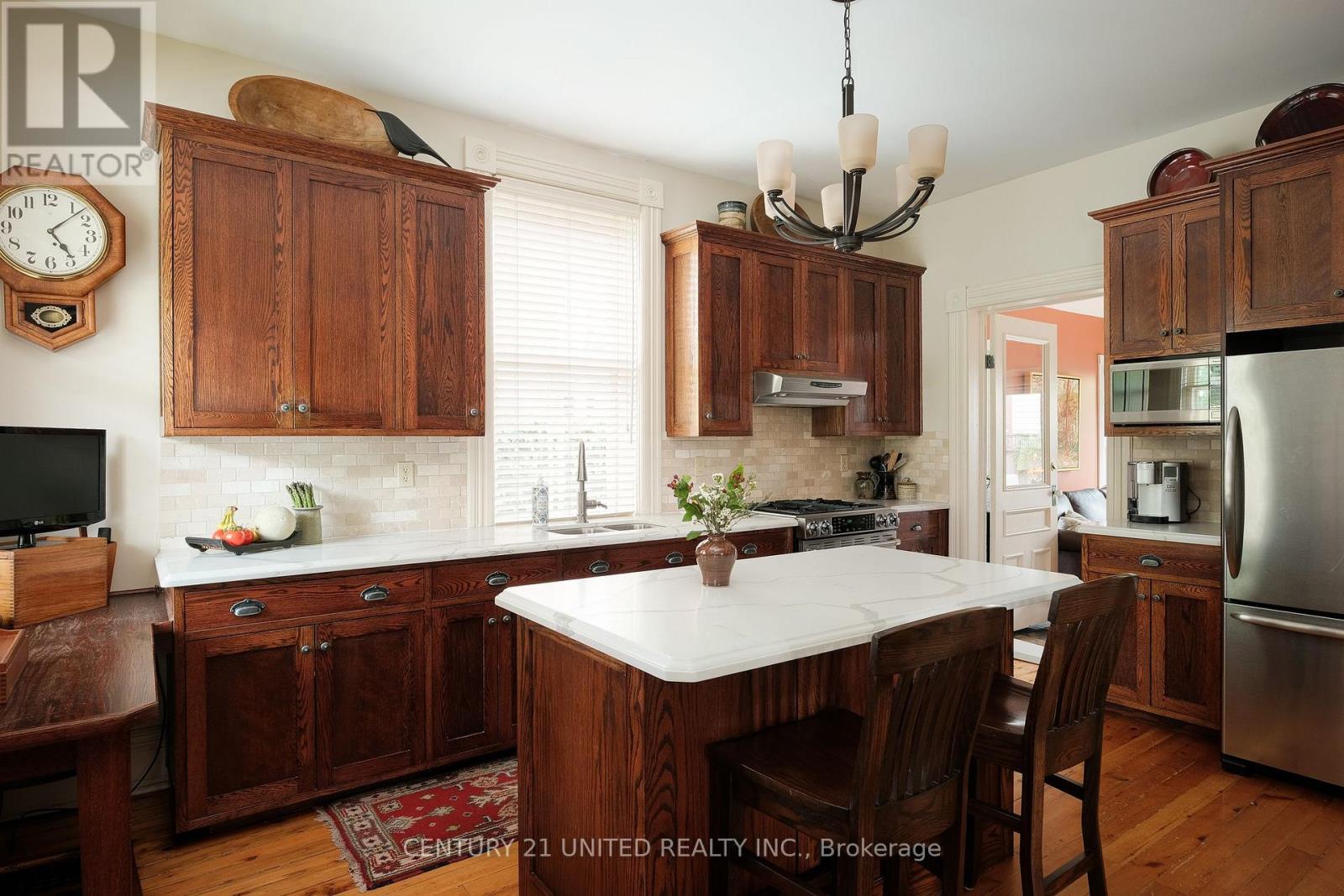 558 Harvey Street, Peterborough Central, Ontario  K9H 3K9 - Photo 12 - X12362734