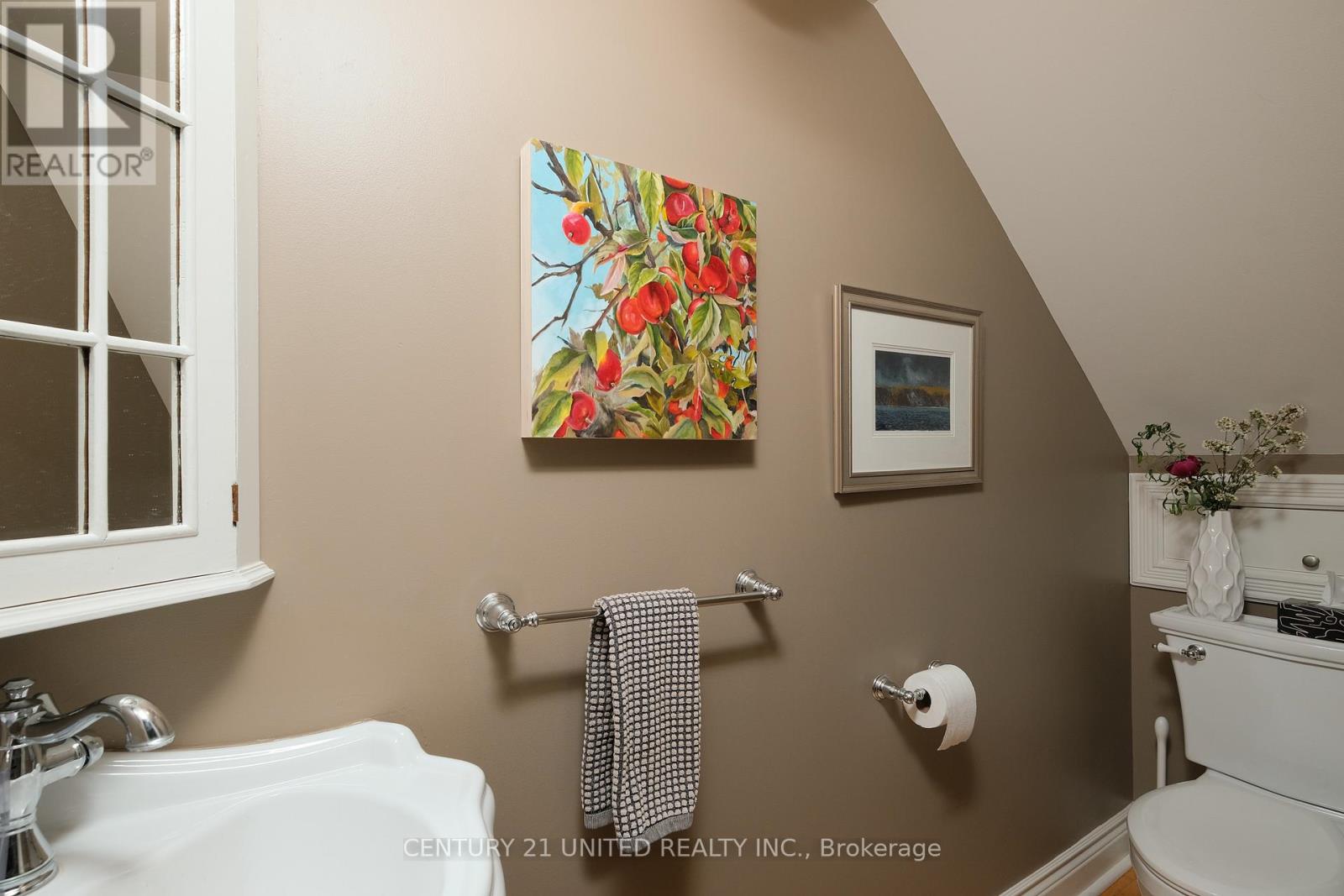 558 Harvey Street, Peterborough Central, Ontario  K9H 3K9 - Photo 16 - X12362734