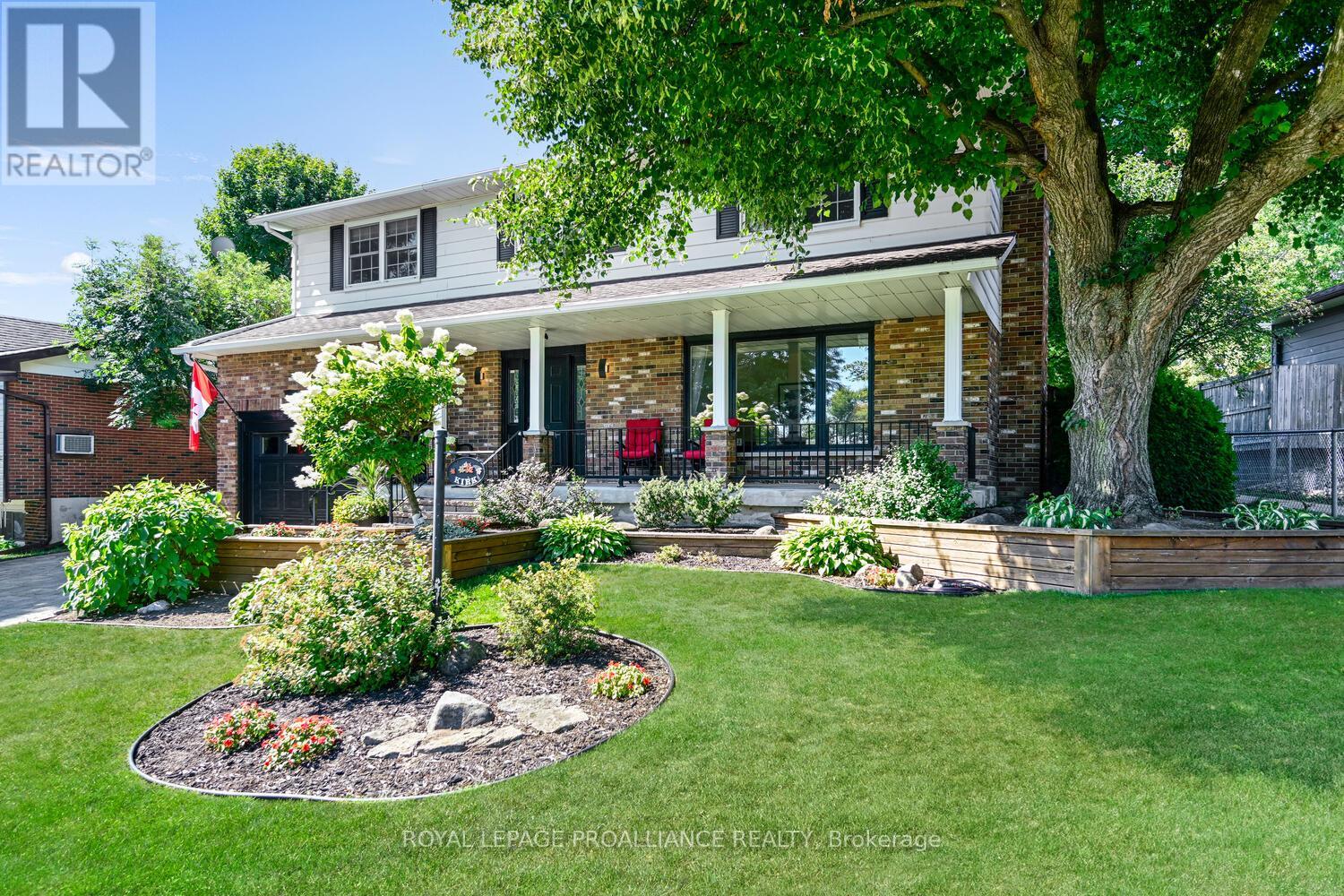 1346 Briarwood Drive, Brockville, Ontario  K6V 6E4 - Photo 2 - X12362748