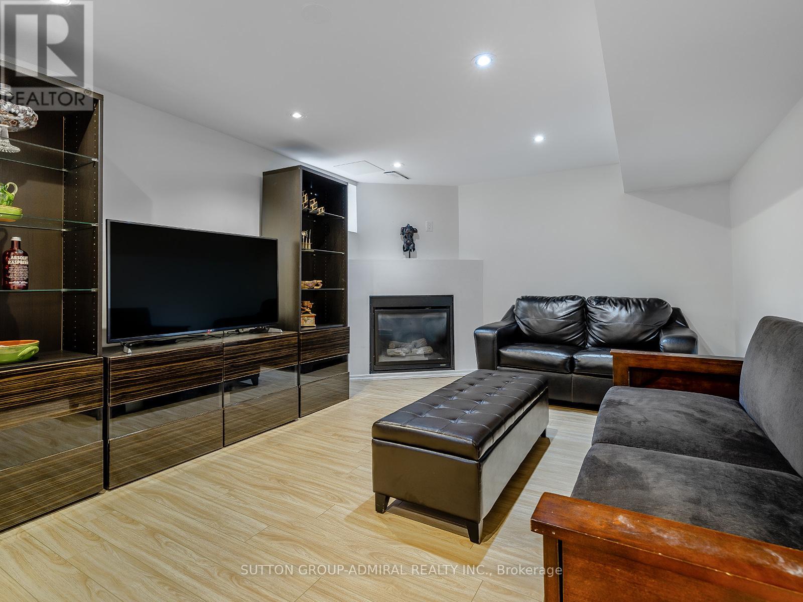 19 Nevada Avenue, Toronto, Ontario  M2M 3N9 - Photo 3 - C12362741