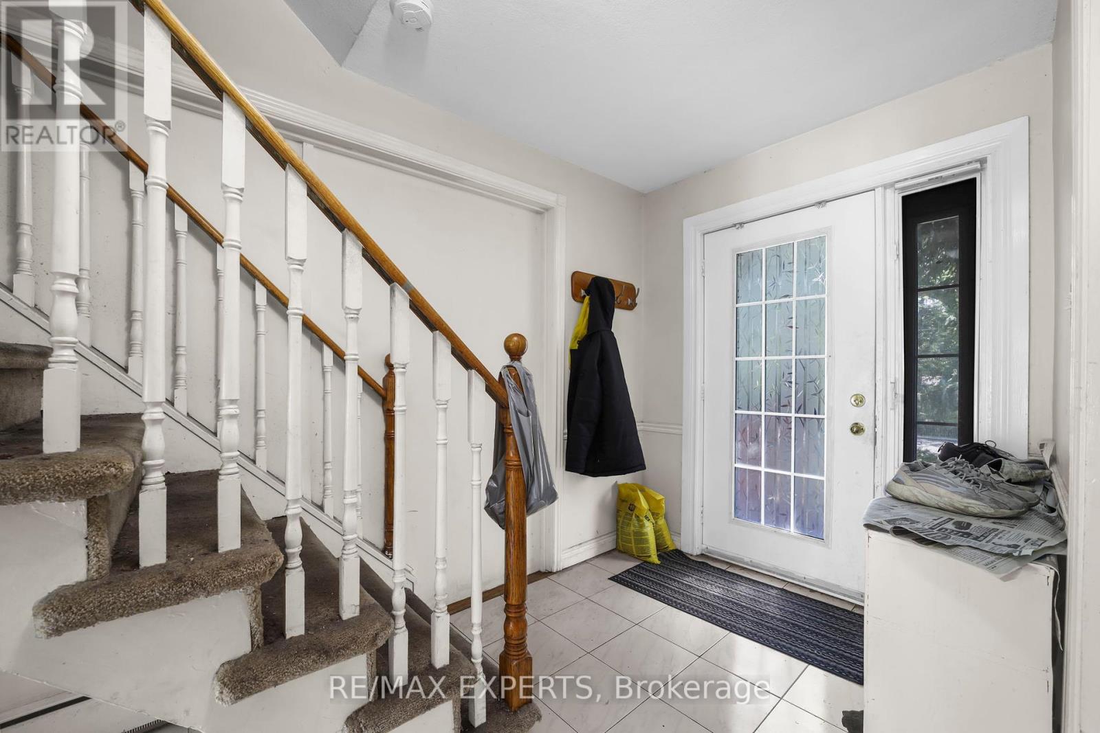 16 Bellehaven Crescent, Toronto, Ontario  M1M 1H3 - Photo 2 - E12362774