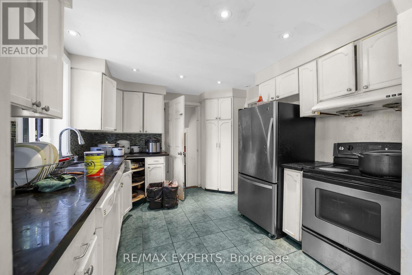 16 Bellehaven Crescent, Toronto, Ontario  M1M 1H3 - Photo 7 - E12362774