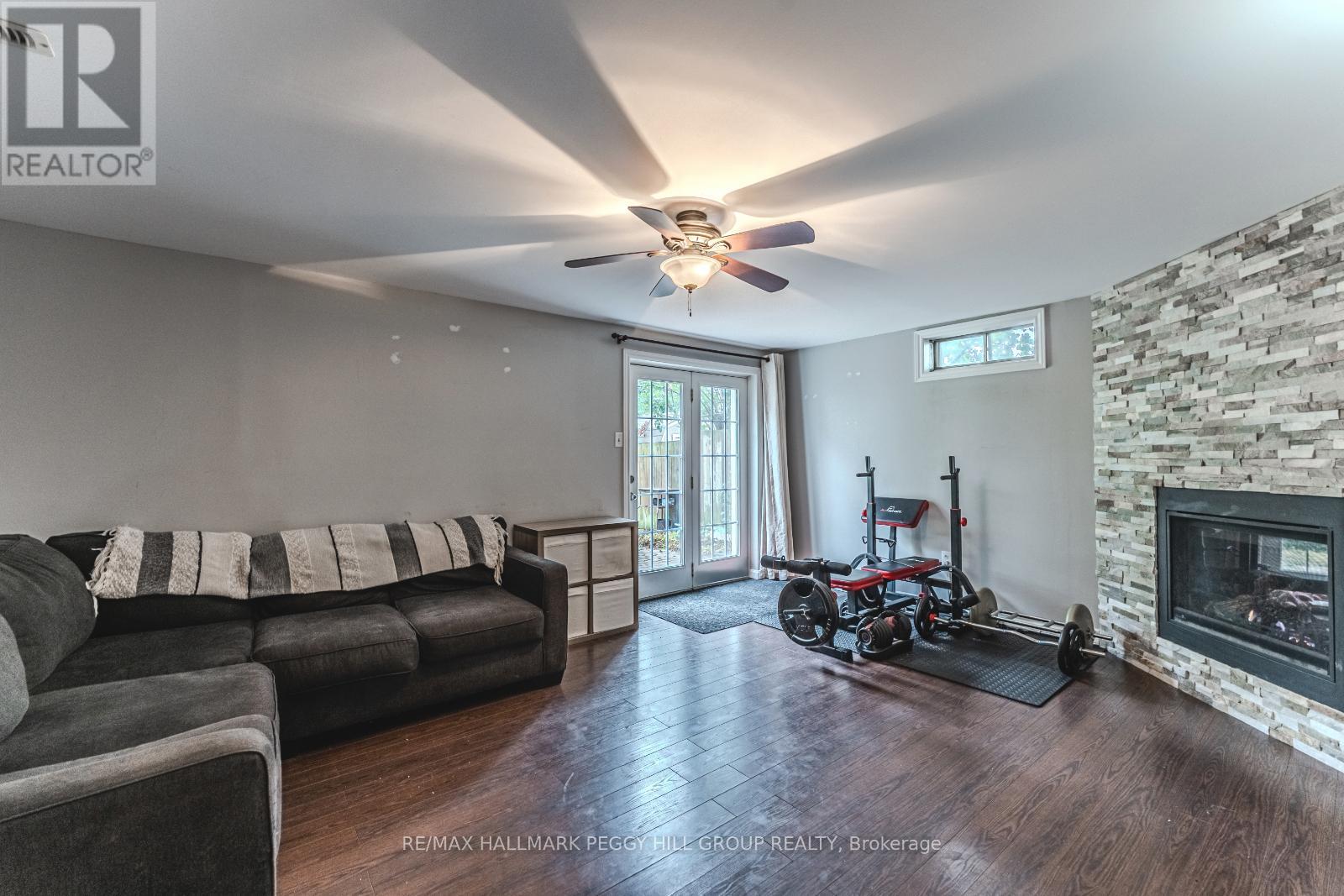 69 Fox Run, Barrie, Ontario  L4N 5L6 - Photo 9 - S12362738