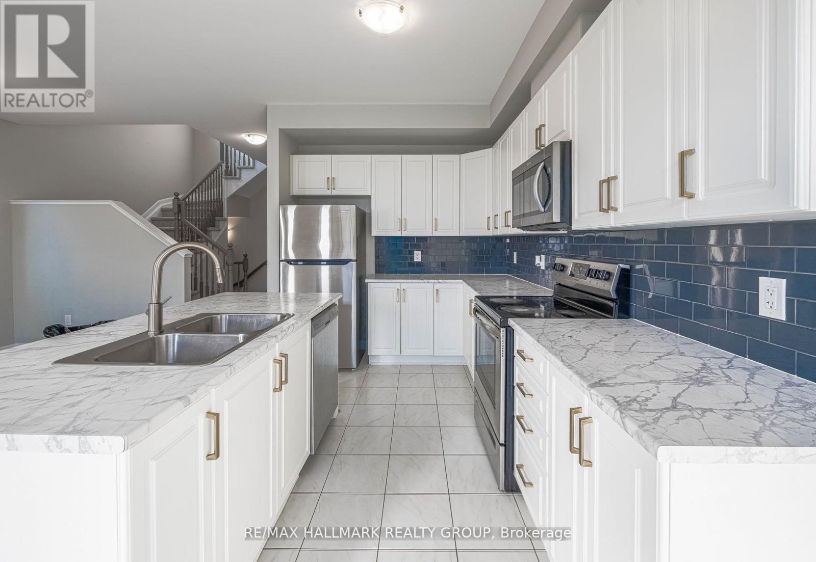 646 Hamsa Street, Ottawa, Ontario  K2J 6Z7 - Photo 14 - X12360111