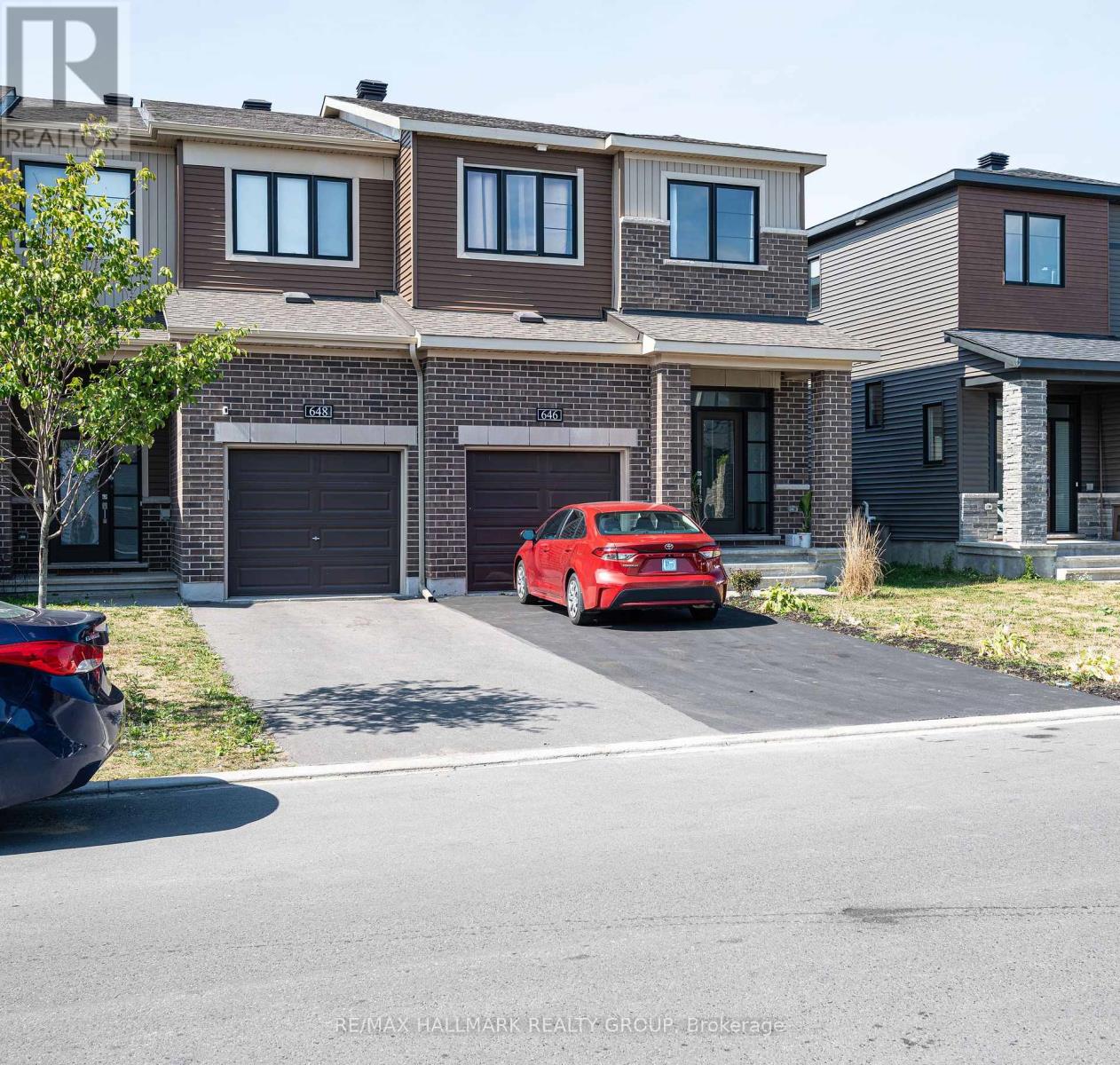 646 Hamsa Street, Ottawa, Ontario  K2J 6Z7 - Photo 3 - X12360111