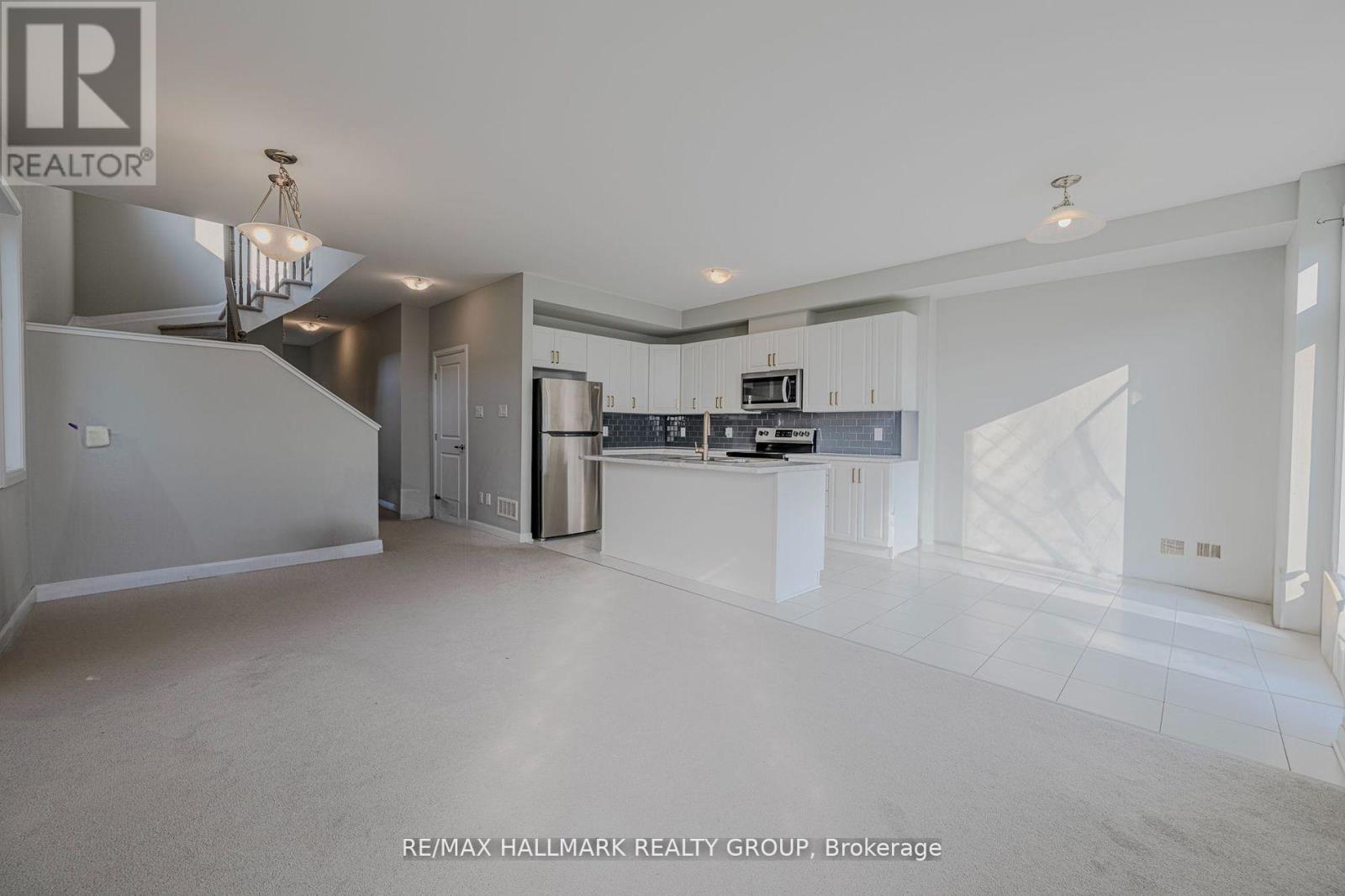 646 Hamsa Street, Ottawa, Ontario  K2J 6Z7 - Photo 17 - X12360111
