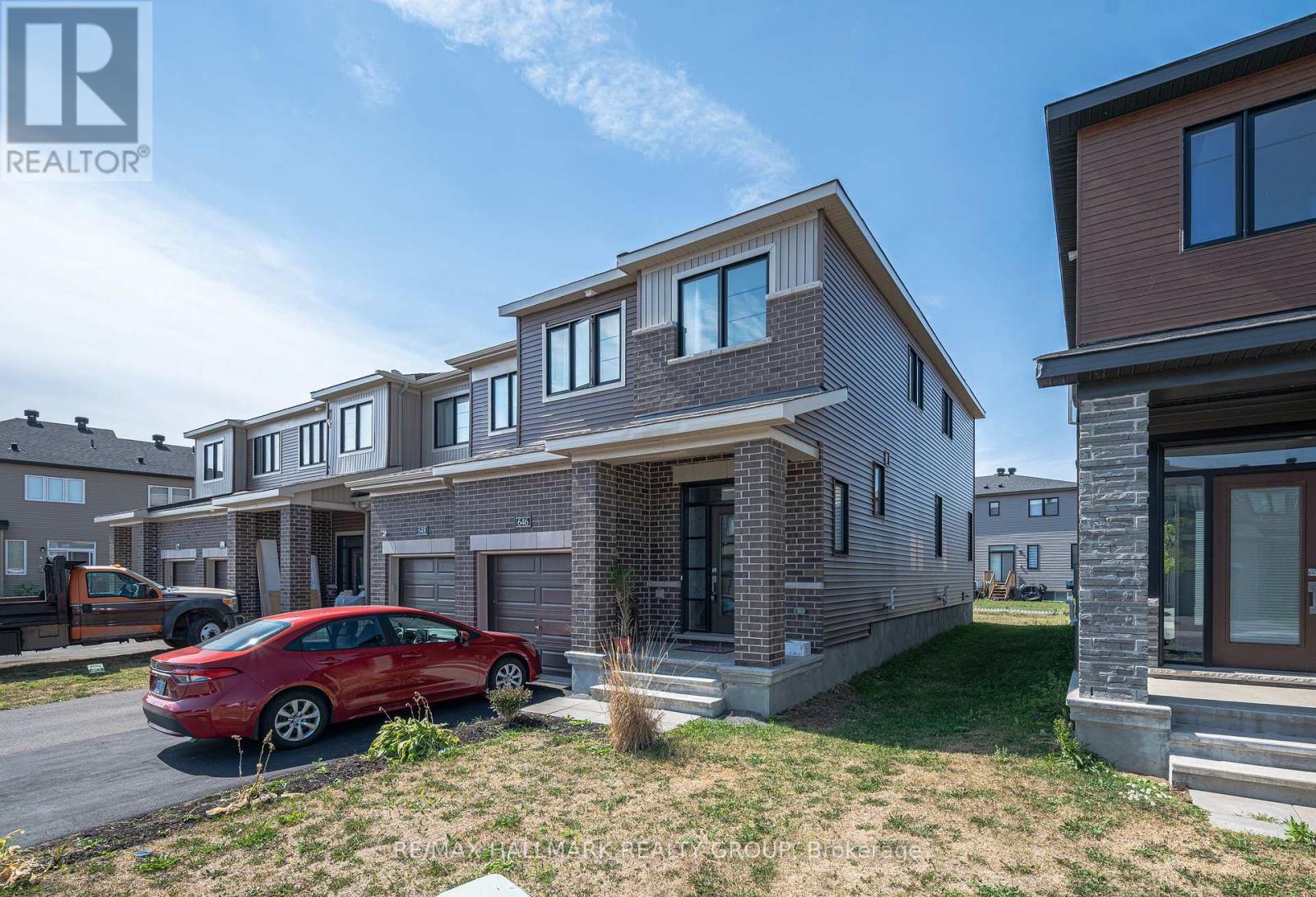 646 Hamsa Street, Ottawa, Ontario  K2J 6Z7 - Photo 4 - X12360111