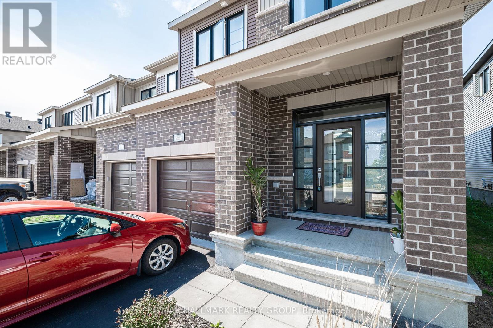 646 Hamsa Street, Ottawa, Ontario  K2J 6Z7 - Photo 5 - X12360111